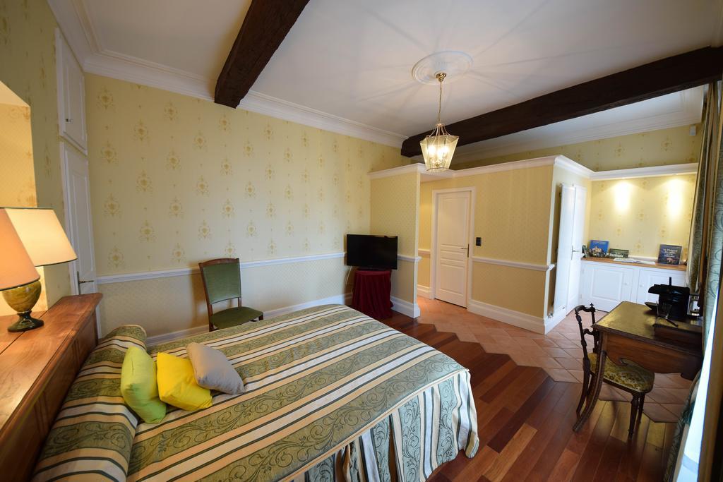 Domaine De La Rocque Bed & Breakfast Liorac-sur-Louyre Eksteriør bilde