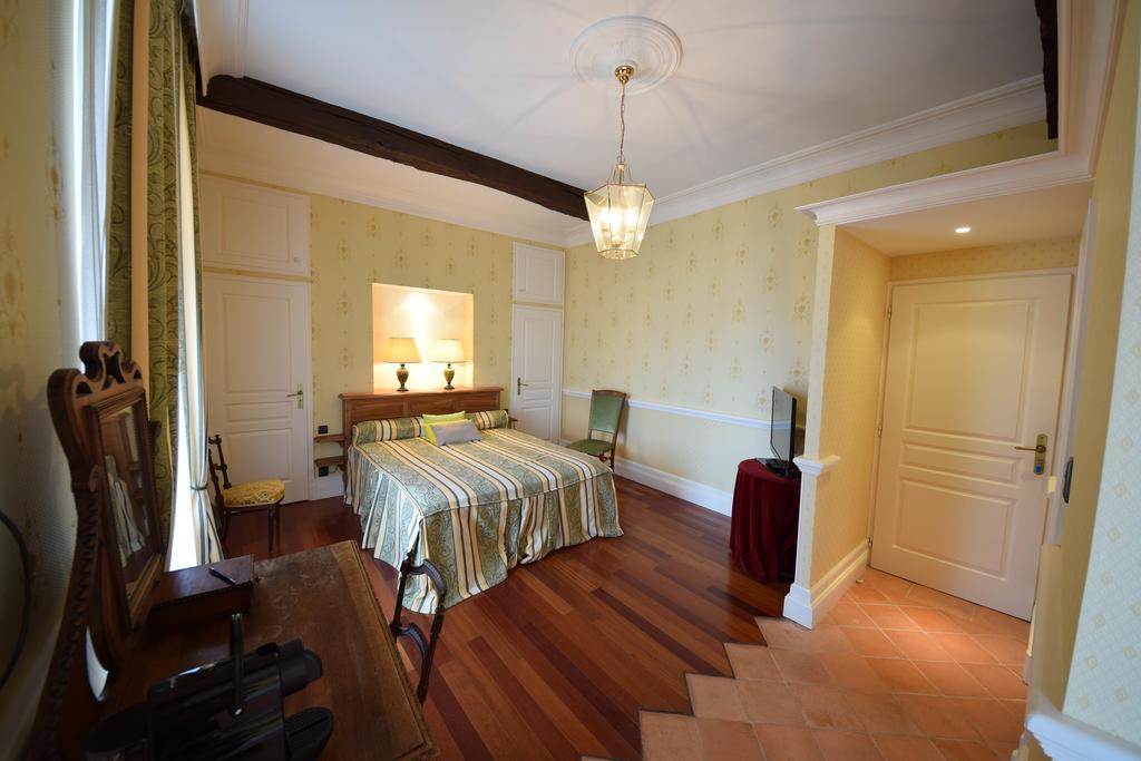 Domaine De La Rocque Bed & Breakfast Liorac-sur-Louyre Eksteriør bilde