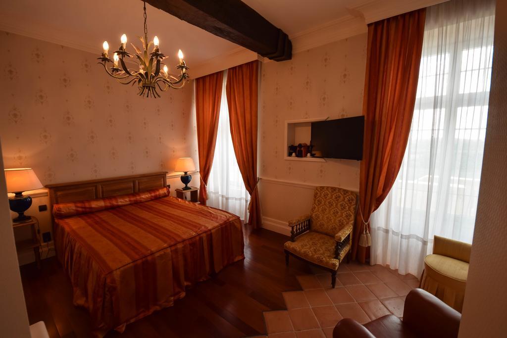 Domaine De La Rocque Bed & Breakfast Liorac-sur-Louyre Eksteriør bilde